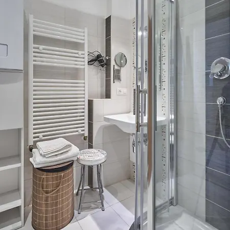 Lägenhet With Ap . Anglicka *